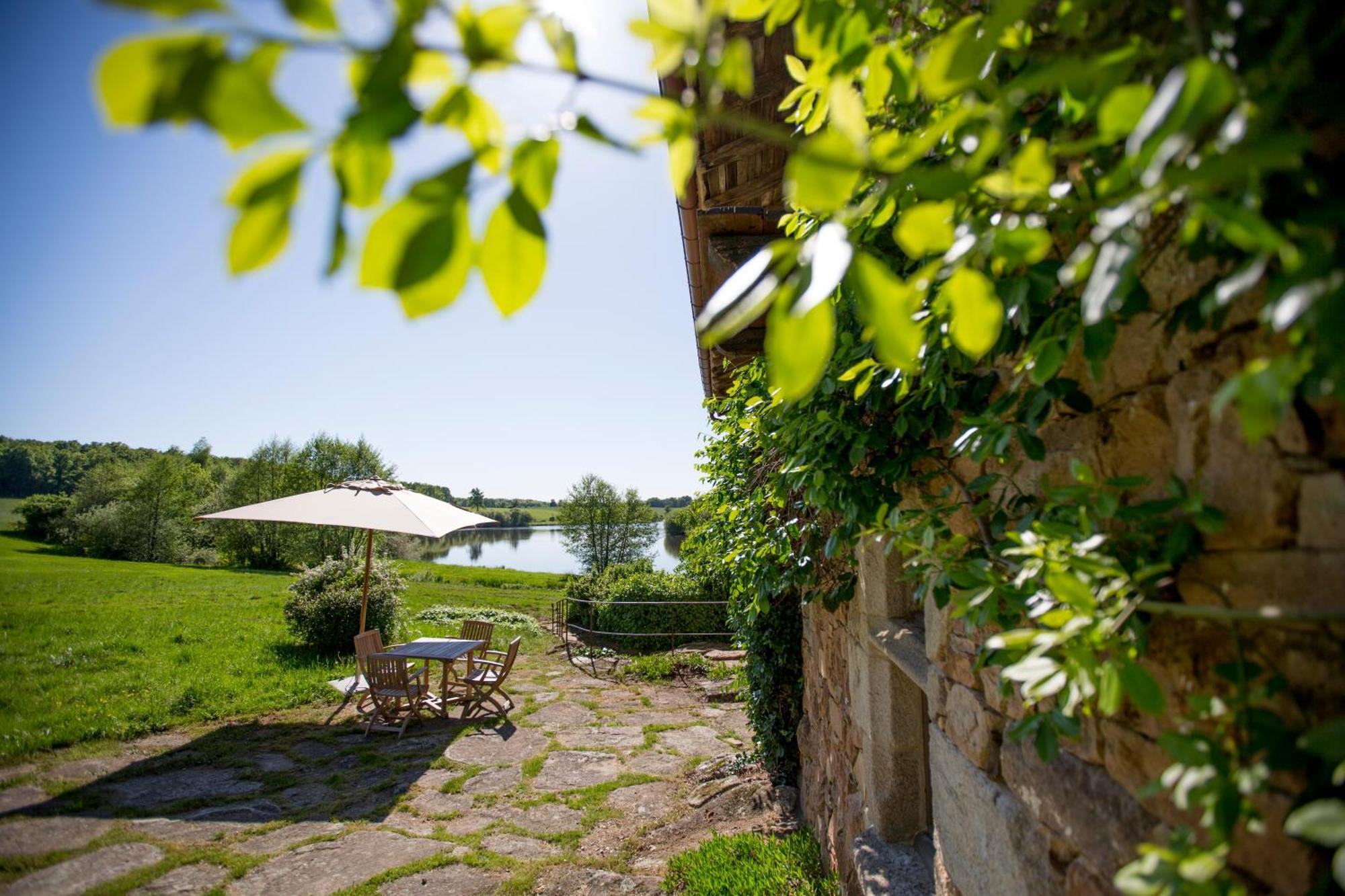 Hotel Domaine Des Etangs, Auberge Resorts Collection Massignac Exterior foto